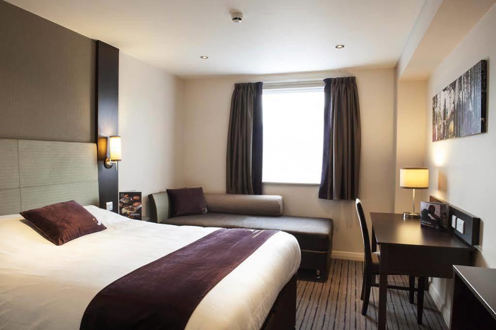 Premier Inn Premier Inn York South West Екстер'єр фото