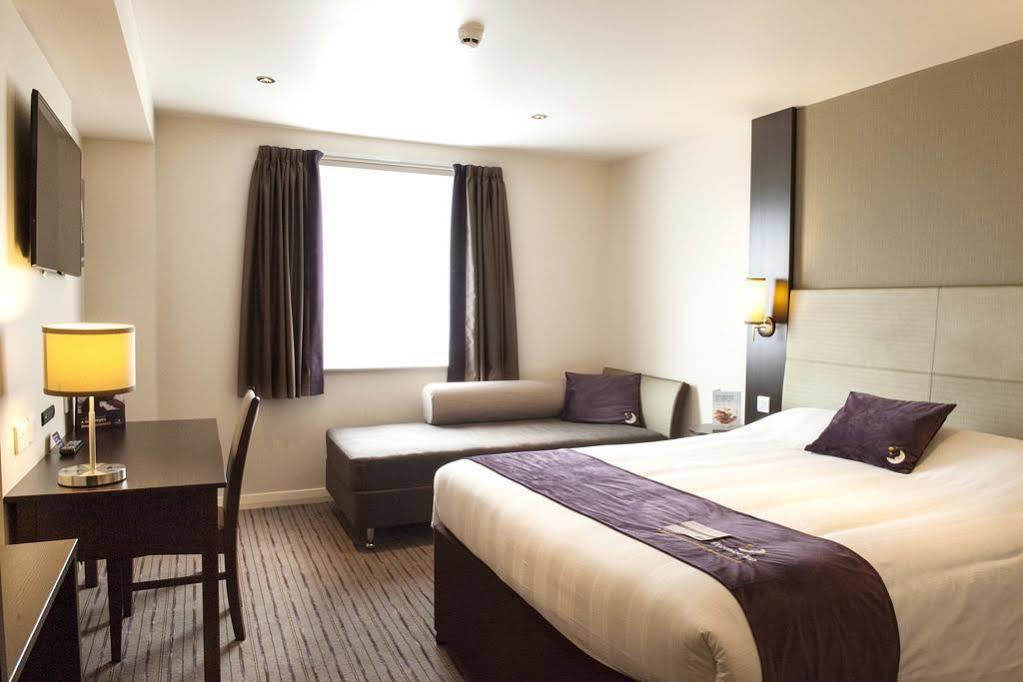 Premier Inn Premier Inn York South West Екстер'єр фото