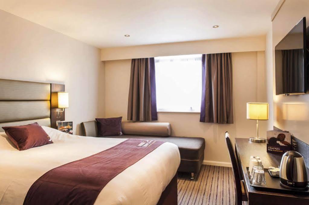 Premier Inn Premier Inn York South West Екстер'єр фото